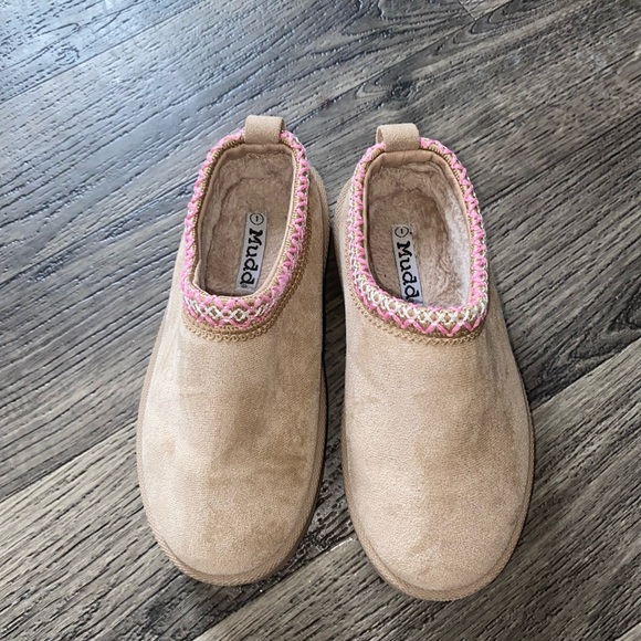 Mudd Other - Girls size 1 Mudd Tan Suede Slip-Ons with Pink Accents